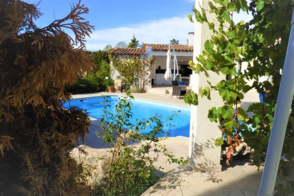 Ibis - Villa Avec Piscine, Jardin Et Parking Arles Exterior foto