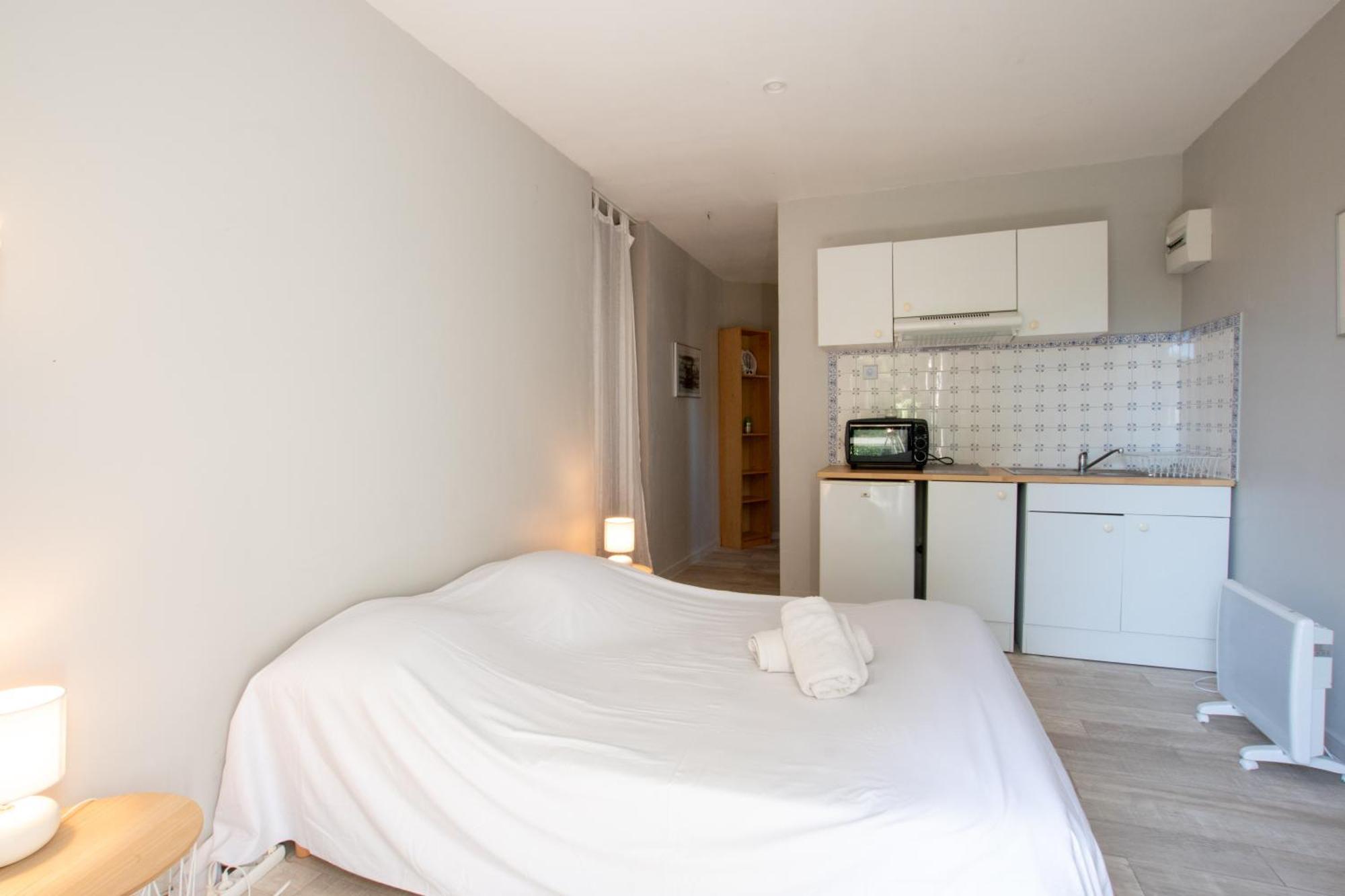 Ibis - Villa Avec Piscine, Jardin Et Parking Arles Exterior foto